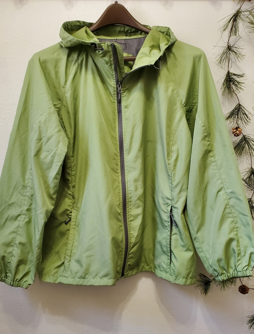 Eddie Bauer Sport Unisex Packable Windbreaker Rain Jacket - Lime Green 